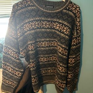 Jantzen Black and Cream Patterned Sweater